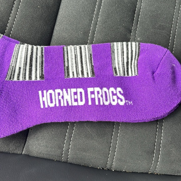 For Bare Feet RMC Multi Stripe TCU purple
Horned Frogs Men’s Socks large size - Picture 5 of 6